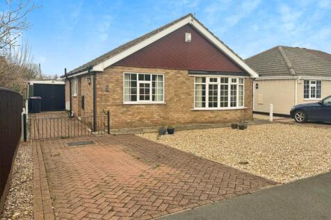 2 bedroom detached bungalow for sale