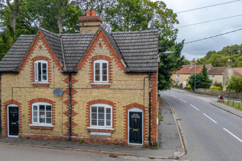 2 bedroom semi-detached house for sale