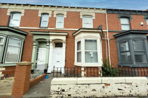 Terraced house for sale
