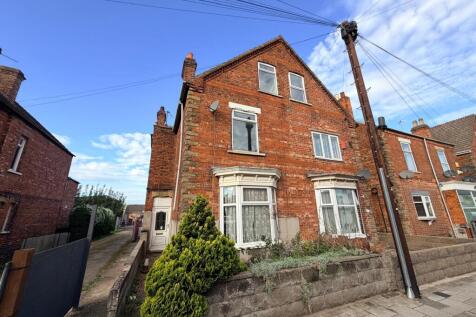5 bedroom semi-detached house for sale