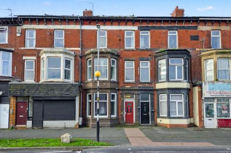 5 bedroom terraced house for sale