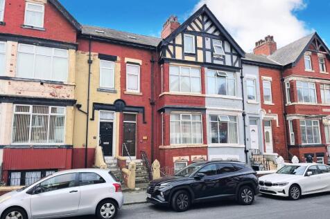 8 bedroom terraced house for sale
