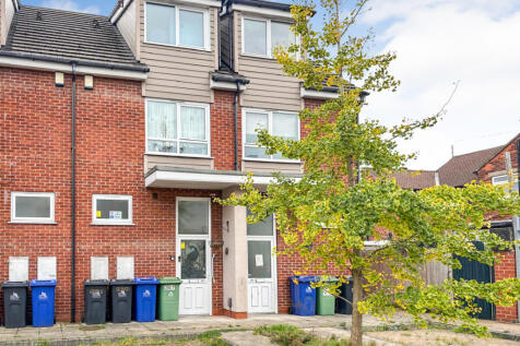 Terraced house for sale