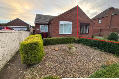 2 bedroom semi-detached bungalow for sale