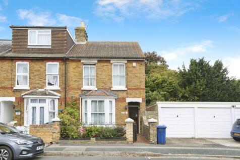 3 bedroom end of terrace house for sale