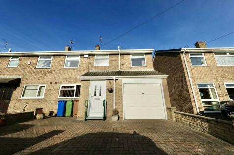 4 bedroom semi-detached house for sale