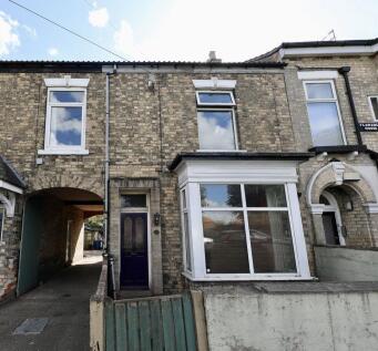 4 bedroom end of terrace house for sale