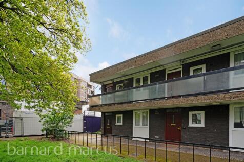 Studio flat for sale