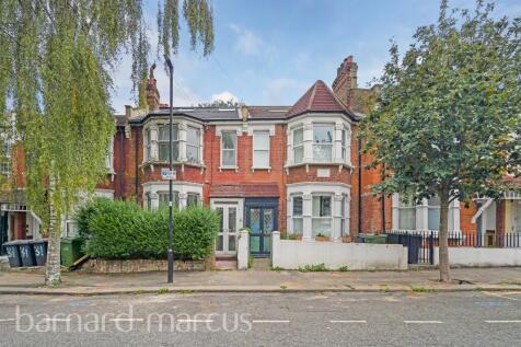 5 bedroom semi-detached house for sale