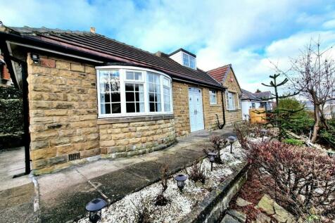 Newsome Road, Newsome, Huddersfield 2 bed detached bungalow for sale