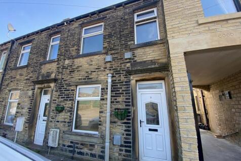 Oakes Road, Huddersfield 2 bed terraced house for sale