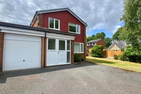 Butterwood Close, Huddersfield 3 bed link detached house for sale
