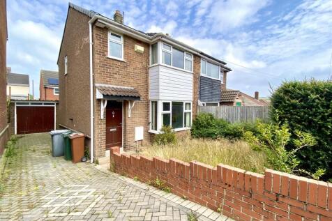Middlecliffe Drive, Crow Edge, Barnsley 3 bed semi