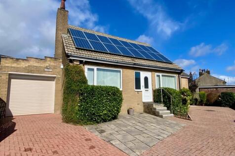 Sherwood Drive, Netherton, Huddersfield 3 bed detached house for sale