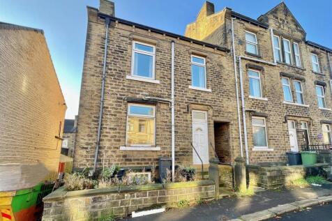 Wellington Street, Huddersfield 3 bed end of terrace house for sale