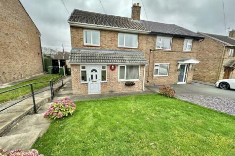 2 bedroom semi-detached house for sale