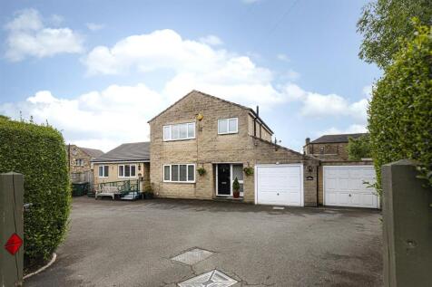 Lee Green, Mirfield 3 bed detached house for sale