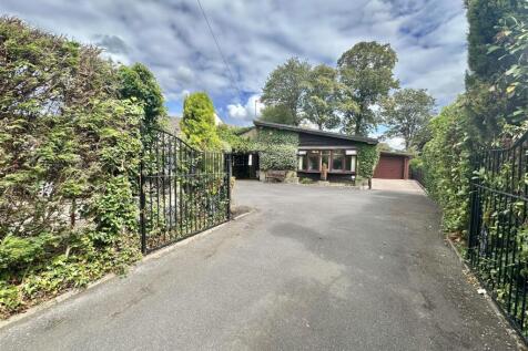 Huddersfield Road, Liversedge 3 bed detached bungalow for sale
