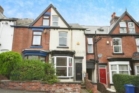 4 bedroom terraced house for sale