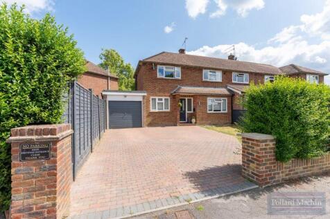 Elizabeth Crescent, East Grinstead 2 bed semi