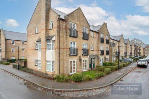 Coldstream Road, Caterham 2 bed apartment for sale