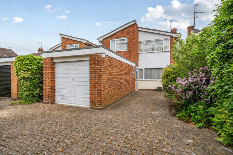 Vicarage Road, Woking, GU22 3 bed detached house for sale