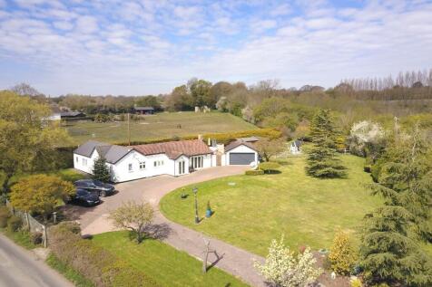 Lower Stock Road, West Hanningfield 3 bed detached bungalow for sale
