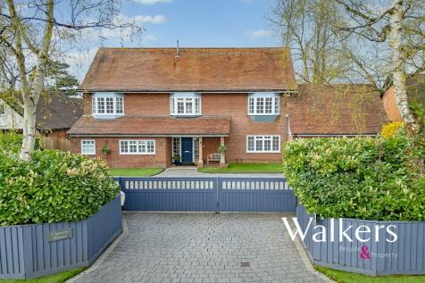 5 bedroom detached house for sale