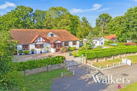 Foxes Grove, Hutton 4 bed detached house for sale