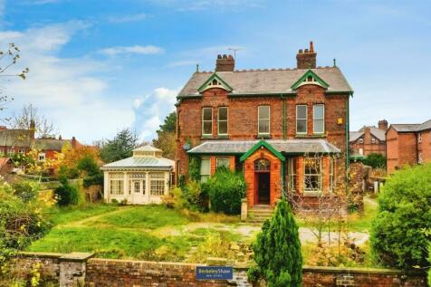 8 bedroom detached house for sale