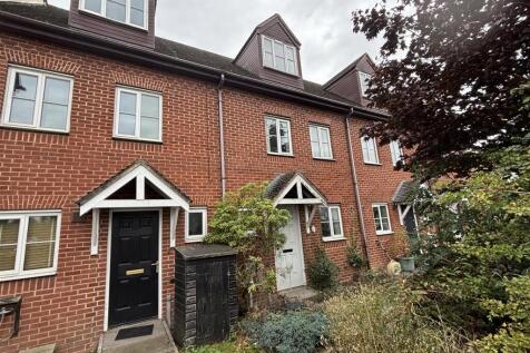 3 bedroom town house for sale