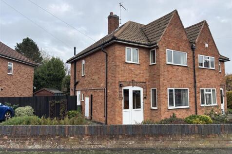 Wellesbourne Drive, Glenfield, Leicester 3 bed semi