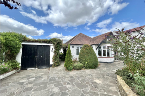 2 bedroom detached bungalow for sale