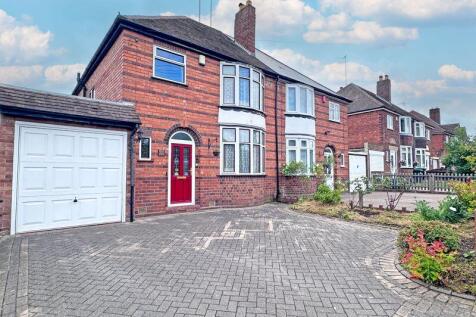 Bankfield Road, TIPTON, DY4 0EZ 3 bed semi
