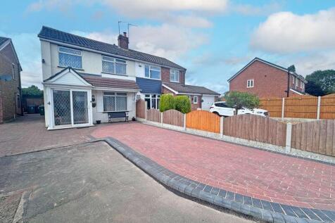 Bartlett Close, TIPTON, DY4 0BU 3 bed semi