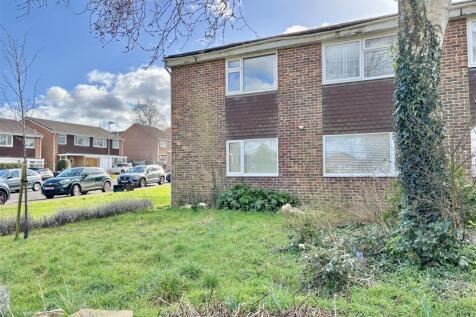 Dacombe Close, Poole BH16 2 bed flat for sale