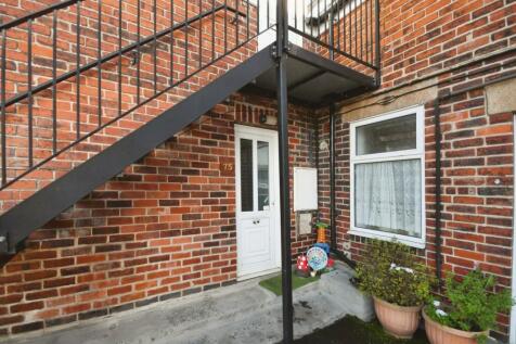 The Dale, Woodseats, Sheffield, S8 0PS 2 bed flat for sale