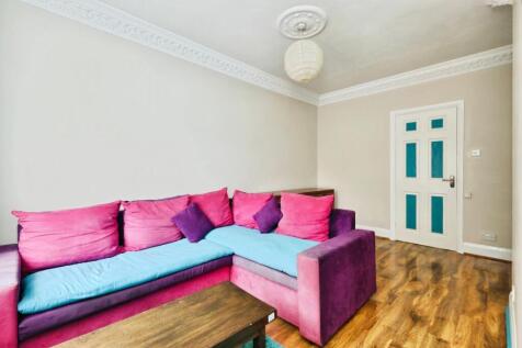 The Dale, Woodseats, Sheffield, S8 0PS 2 bed flat for sale