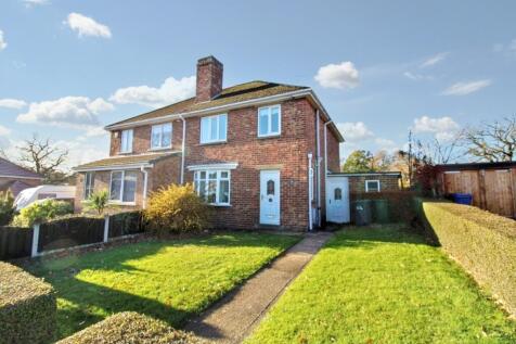 Manor Park, Silkstone, Barnsley 3 bed semi