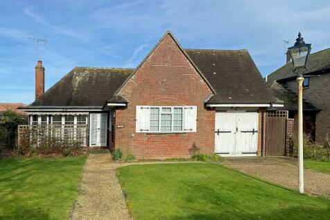 2 bedroom detached bungalow for sale