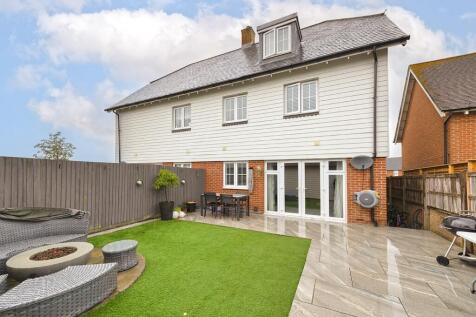 Monroe Way, Kings Hill, ME19 4GN 5 bed semi