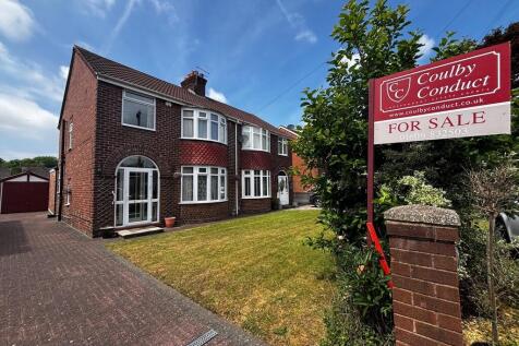 3 bedroom semi-detached house for sale