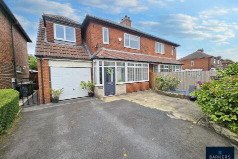 4 bedroom semi-detached house for sale