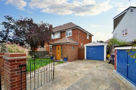 Haggerston Road, Borehamwood, WD6 3 bed semi