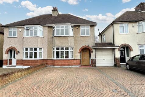 Bullhead Road, Borehamwood, WD6 3 bed property for sale