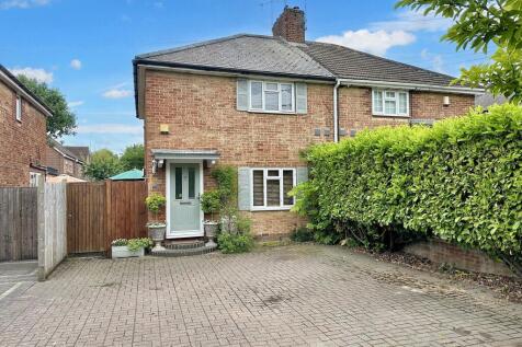 2 bedroom semi-detached house for sale