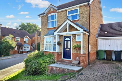 King Charles Road, Shenley, WD7 3 bed link detached house for sale