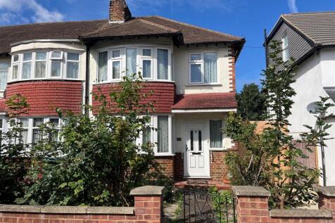 3 bedroom end of terrace house for sale