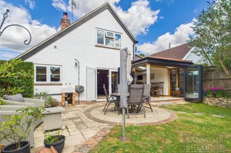 West Street, Tadley, Hampshire, RG26 4 bed detached house for sale
