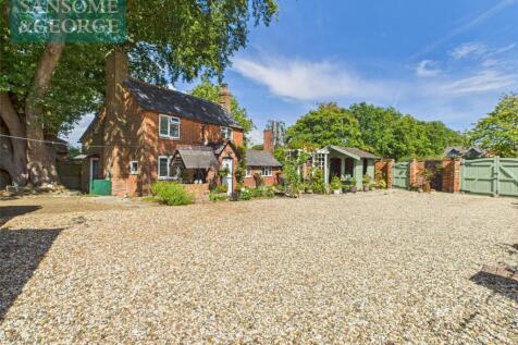 Aldermaston Road, Pamber Green... 3 bed detached house for sale